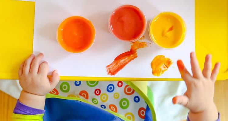 Com fer pintura comestible a casa per a nens