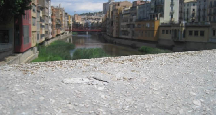 Descobrir Girona amb ulls de nen