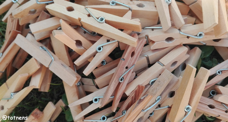manualitats amb agulles d’estendre de fusta