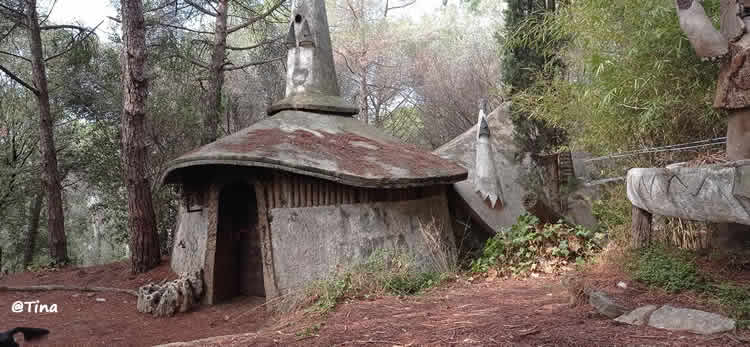 Bosc escultures de La Garriga - La cabana dels nans